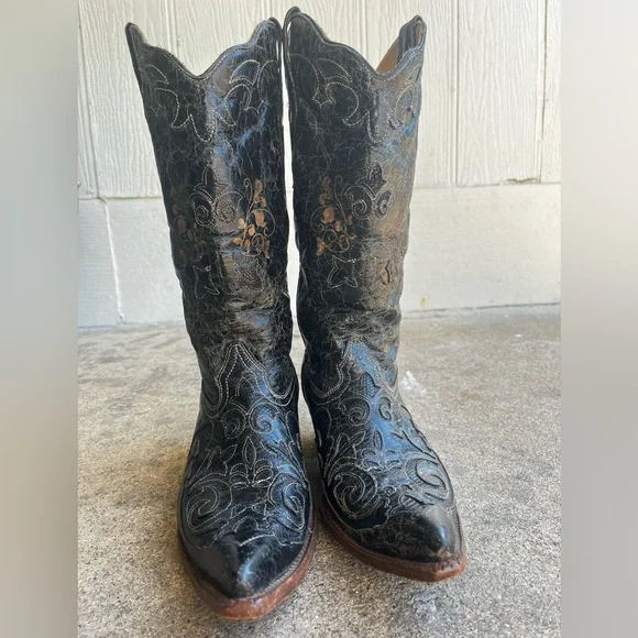 Corral Distressed Black Embroidered Heeled Boots - Picture 4 of 16